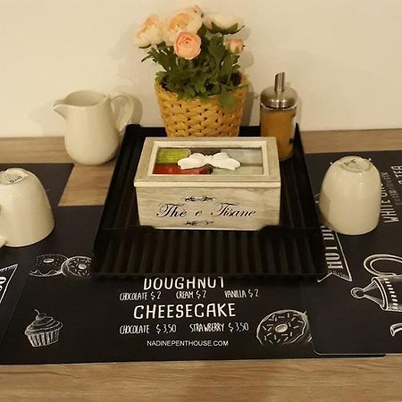 Nadine Penthouse Studio Apartment Наполи Екстериор снимка